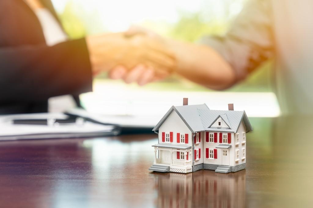 Assisting Home Buyers in Avoiding Costly Blunders Before Closing